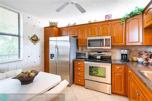 Coconut Creek, FL 33066,2907 Carambola Cir  #506