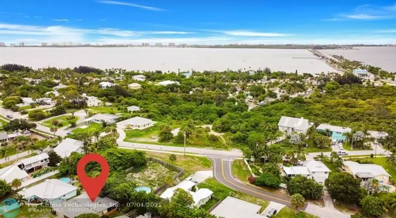 3829 NE Linda Dr, Jensen Beach, FL 34957