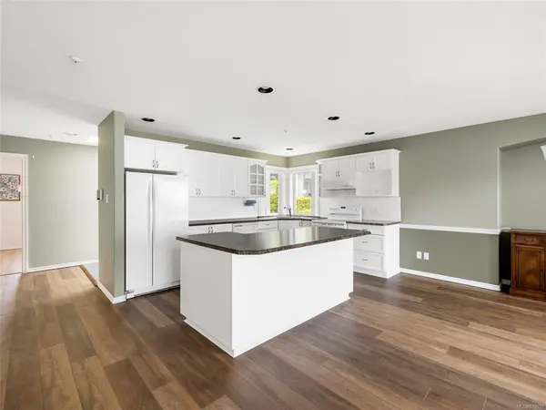 6595 Groveland Dr #5, Nanaimo, BC V9V 1S6