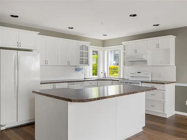 6595 Groveland Dr #5, Nanaimo, BC V9V 1S6