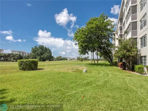 Pompano Beach, FL 33069,2850 N Palm Aire Dr  #603