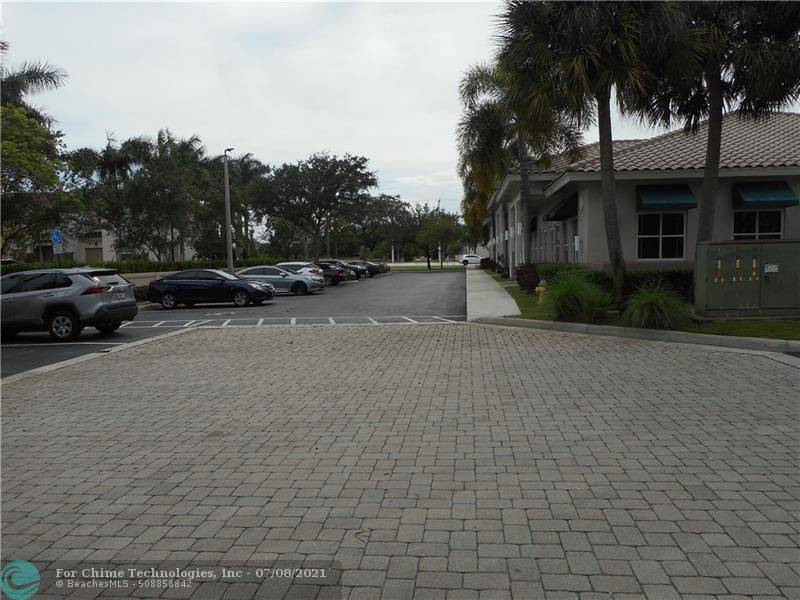Davie, FL 33328,5240 S University Dr  #106-E