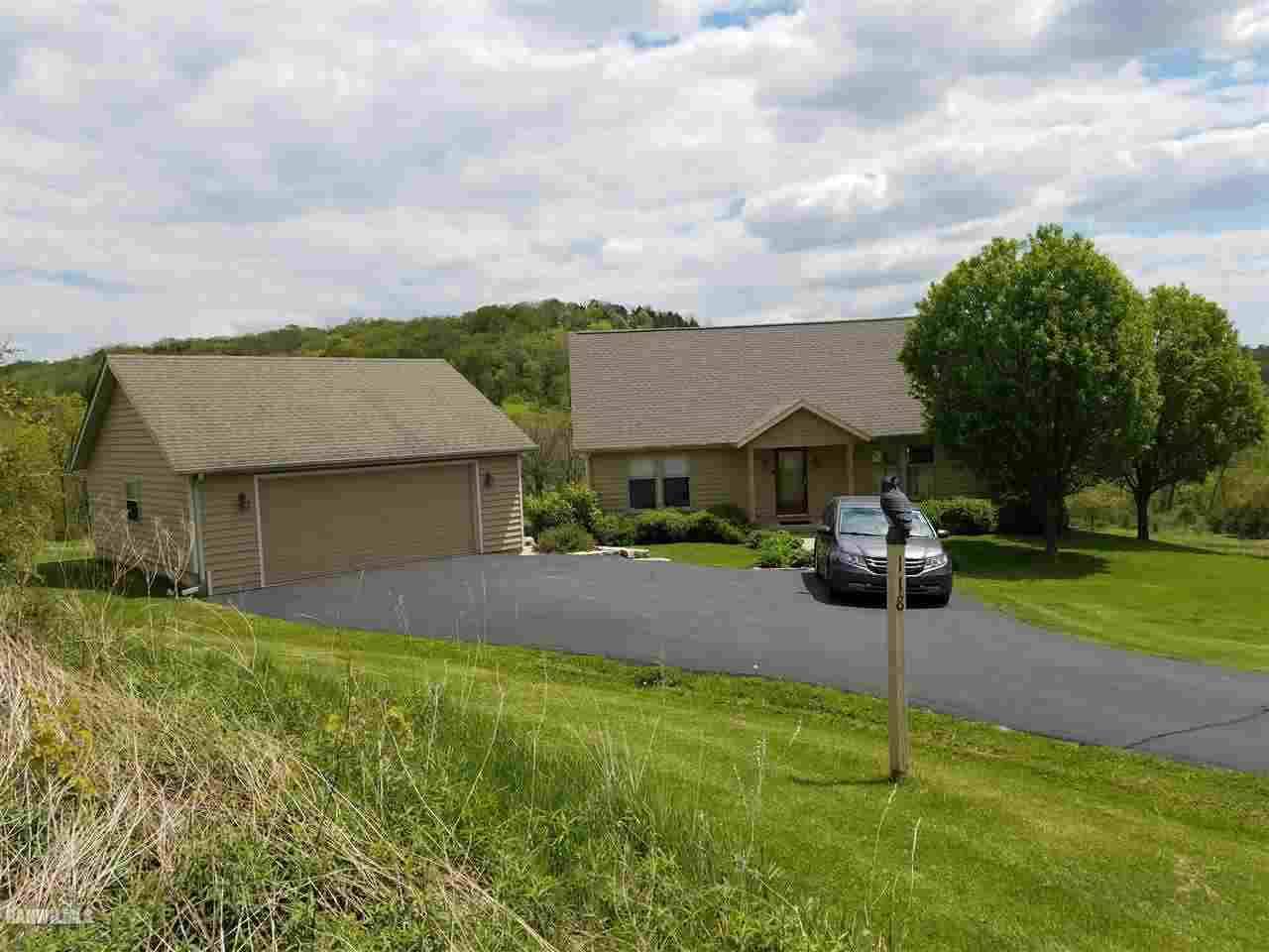 118 N Brodrecht Road, Galena, IL 61036