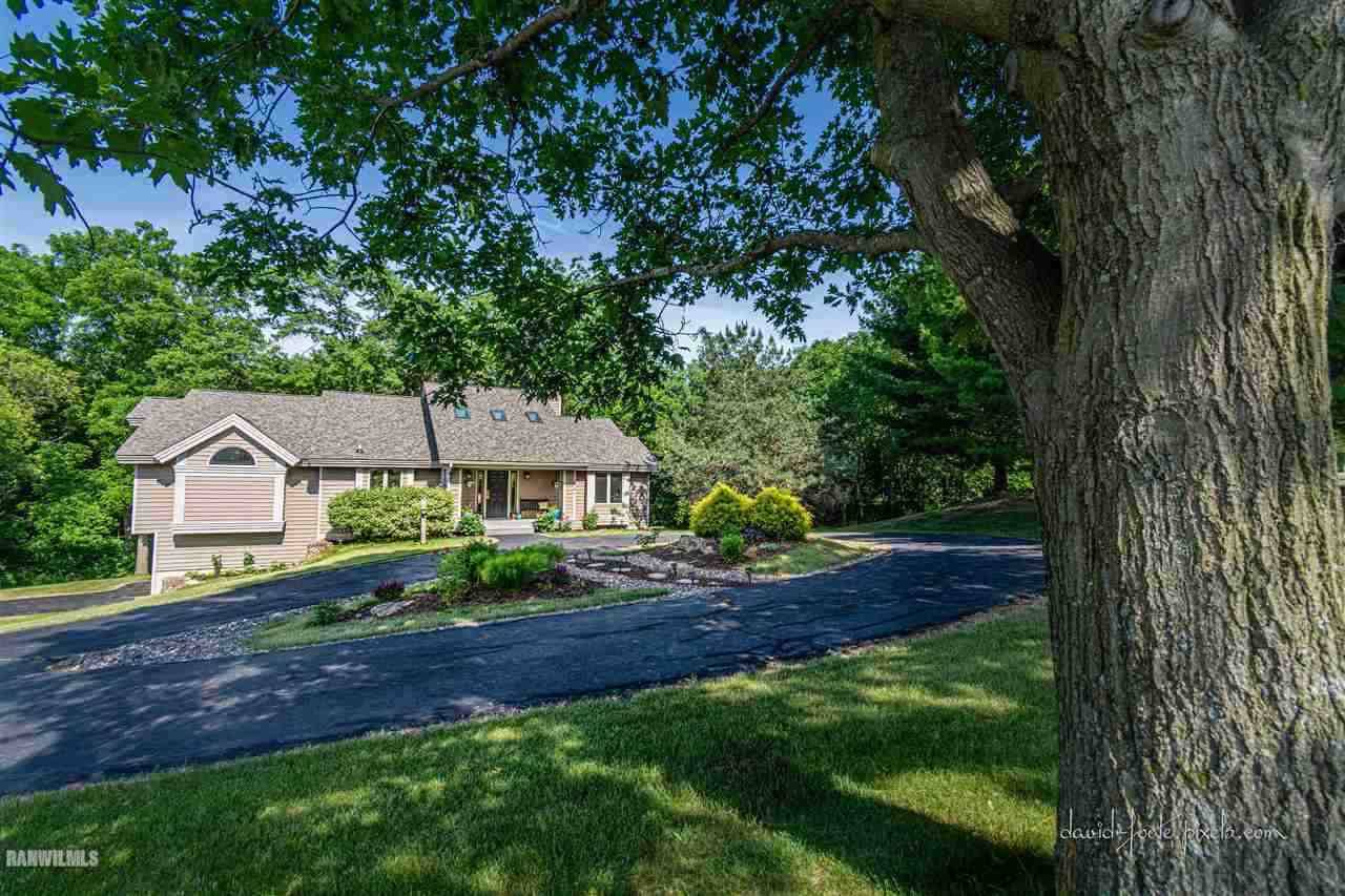 1 East Point Court, Galena, IL 61036
