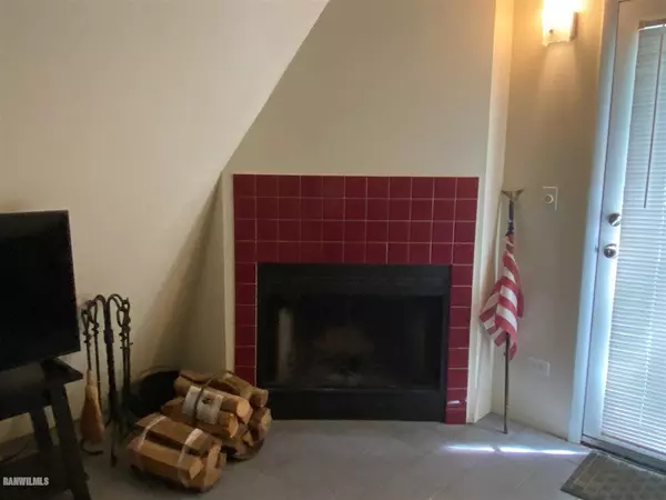 Elizabeth, IL 61028,55 Oak Valley Drive