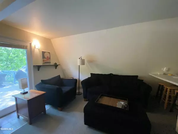 Elizabeth, IL 61028,55 Oak Valley Drive