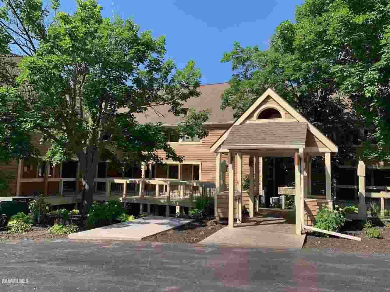 B1 Long Bay Point Drive, Galena, IL 61036