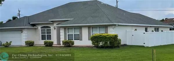 599 SE Crosspoint Dr, Port Saint Lucie, FL 34983