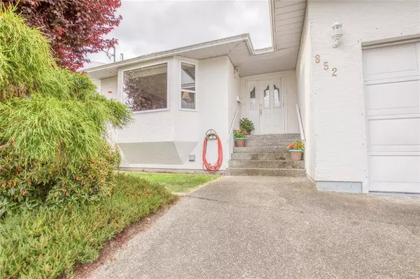 Ladysmith, BC V9G 1N5,852 Therres Cres