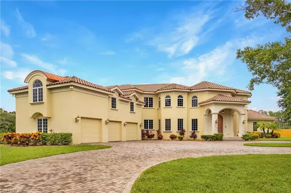 540 Ridge DR, Naples, FL 34108