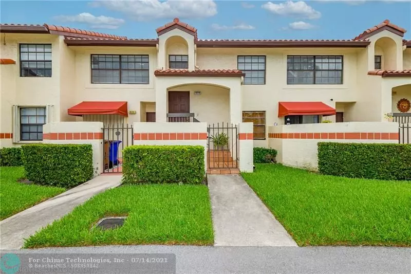 Deerfield Beach, FL 33442,604 Freedom Ct  #604