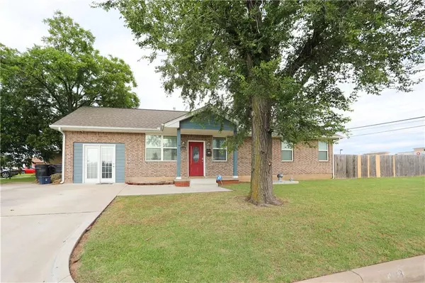 Moore, OK 73160,638 SW 3rd Street