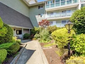 Saanich, BC V8P 5L1,1490 Garnet Rd #413