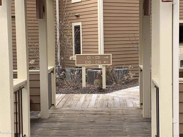 Galena, IL 61036,LC 10 Long Bay Point Drive