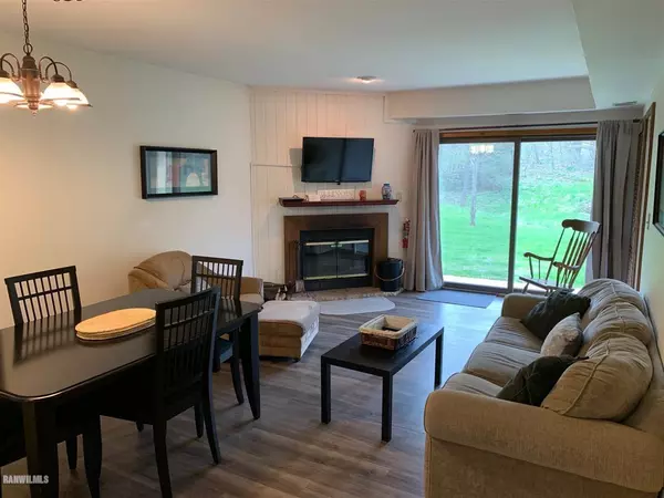 Galena, IL 61036,LC 10 Long Bay Point Drive