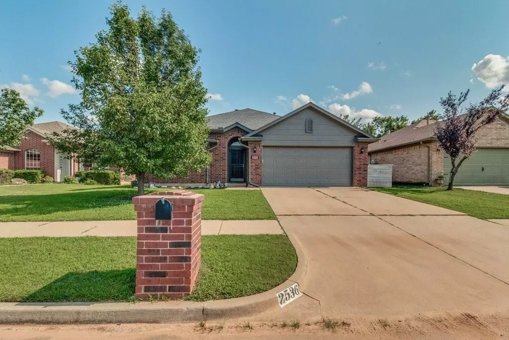 Edmond, OK 73013,2536 NW 162nd Terrace