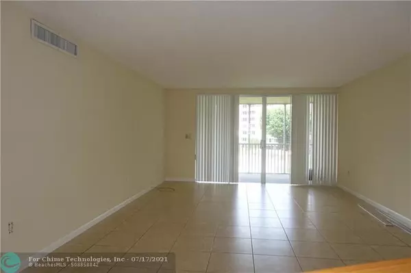 North Miami Beach, FL 33179,1750 NE 191st St  #318-3