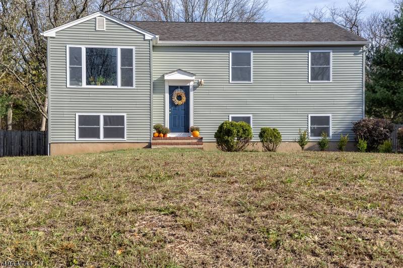 16 Tine Rd, Clinton Twp., NJ 08833
