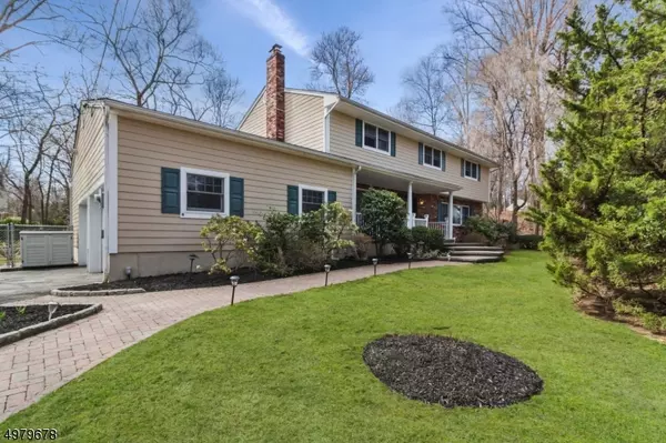 20 STEPHEN CT, Woodcliff Lake Boro, NJ 07677