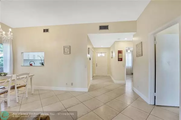 Weston, FL 33326,1594 Springside Dr  #8