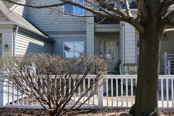 2 HARKER HILL DR, Hardyston Twp., NJ 07419