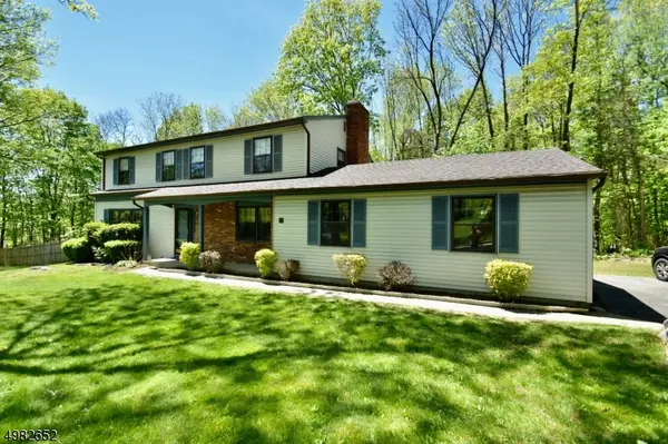 1 LAUREN LN, Vernon Twp., NJ 07461