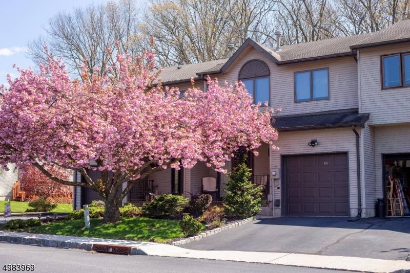 40 ELM TER, Raritan Twp., NJ 08822
