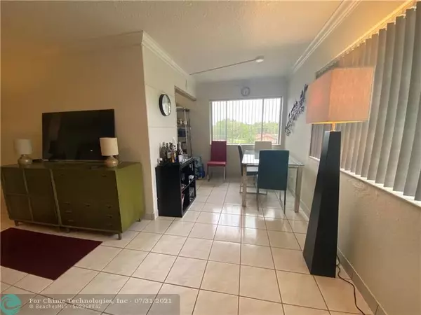 Palm Springs, FL 33461,3200 Springdale Blvd  #319