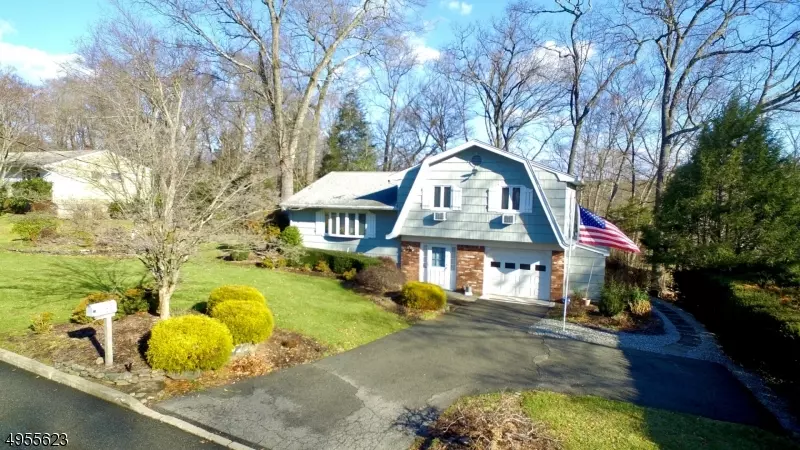 83 CATHERINE CT, Ringwood Boro, NJ 07456