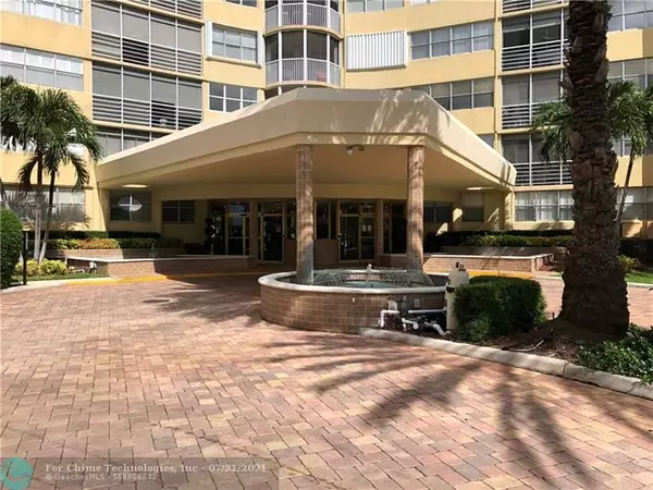 Hallandale, FL 33009,100 Golden Isles Dr  #205