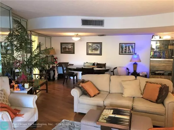 Hallandale, FL 33009,100 Golden Isles Dr  #205