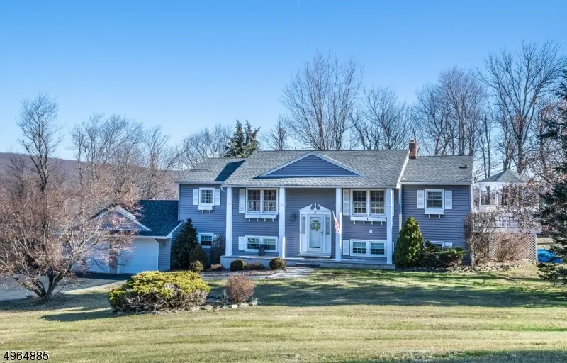 5 EKES CT, Vernon Twp., NJ 07461