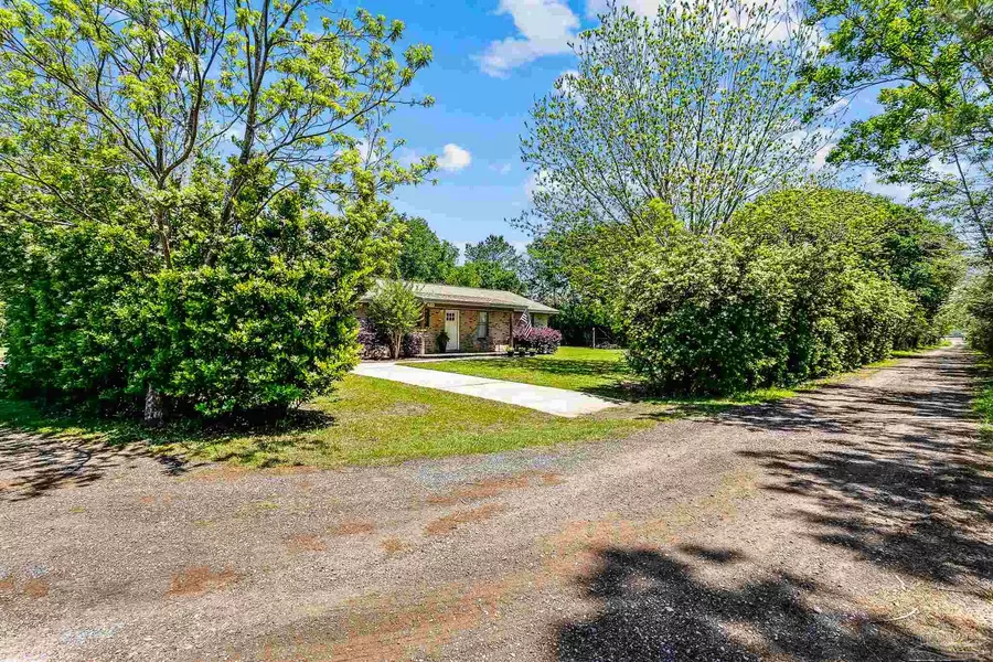 3135 Chance Rd, Molino, FL 32577