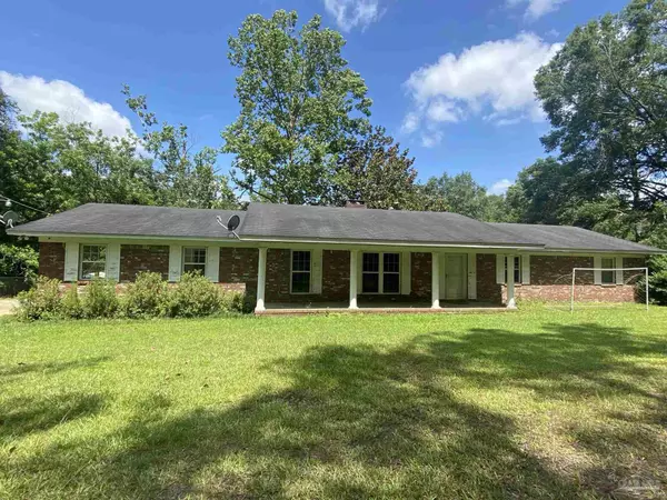 533 Green Acres Rd, Atmore, AL 36502