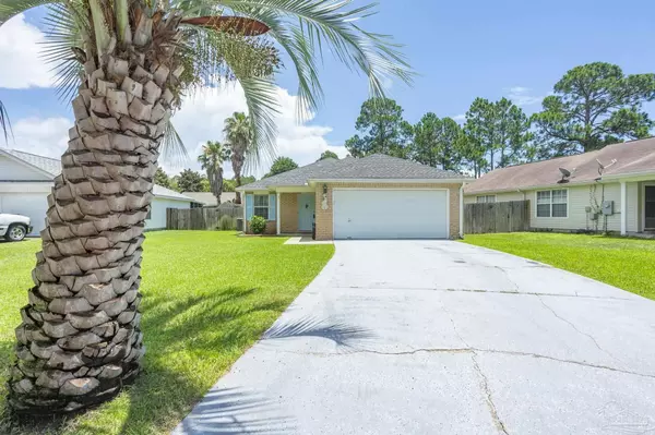 2056 Shadow Lake Dr, Gulf Breeze, FL 32563