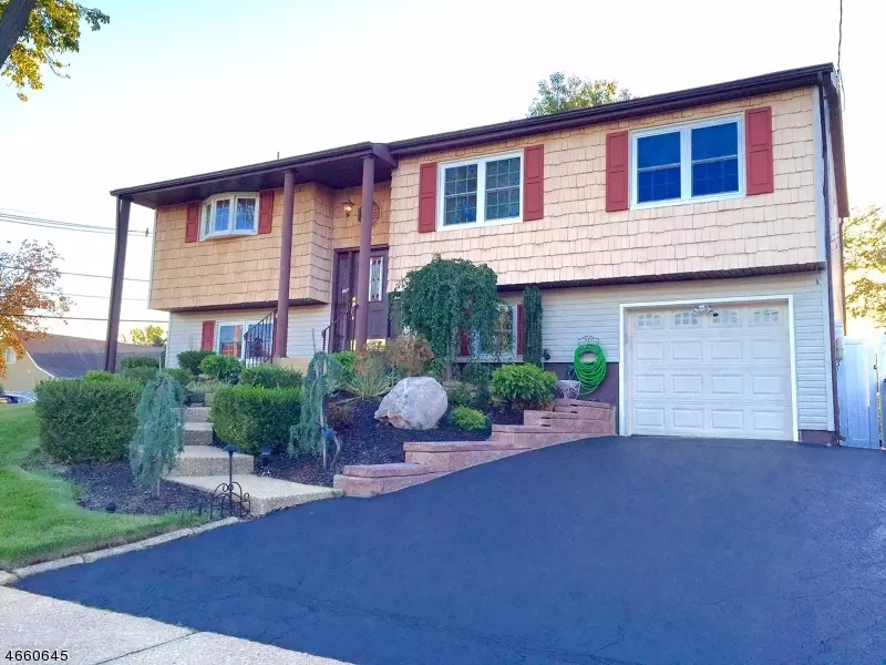 30 Kerry Dr, Hazlet Twp., NJ 07730