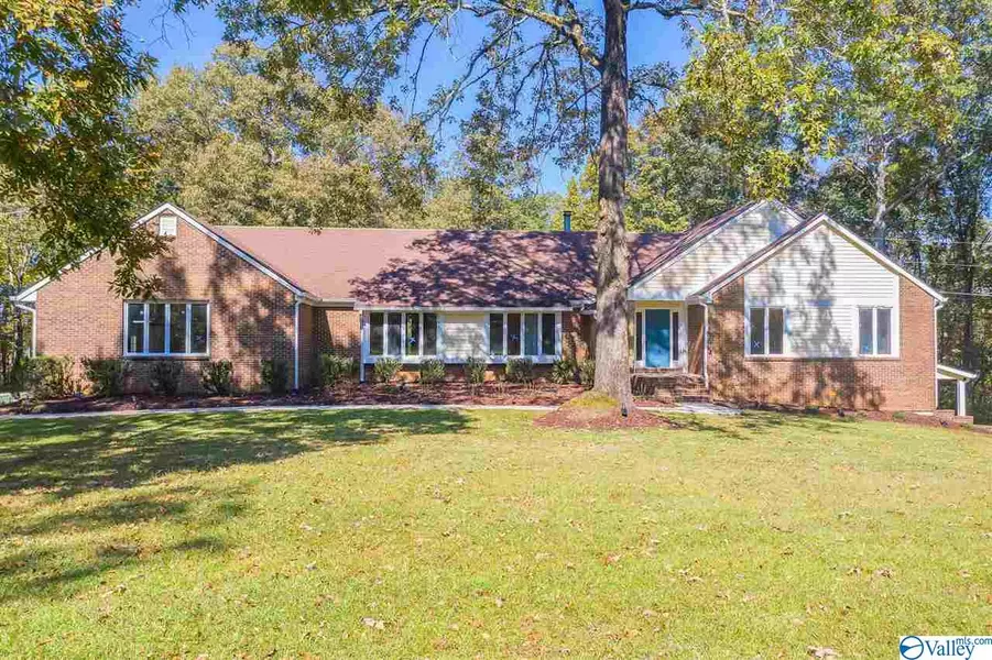 314 County Road 1368, Vinemont, AL 35179