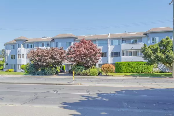 Saanich, BC V8P 4H9,3931 Shelbourne St #203