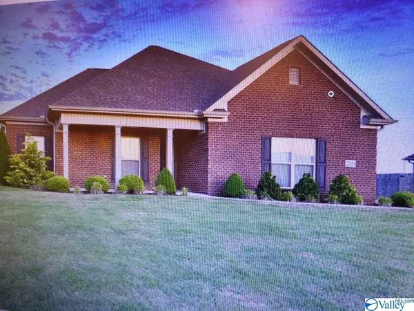 209 Briarcrest Road, Hazel Green, AL 35750