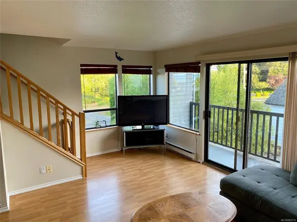 8805 Central St #1, Port Hardy, BC V0N 2P0