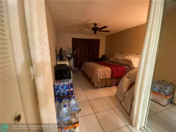 Deerfield Beach, FL 33064,4384 NW 9th Ave  #18-2A