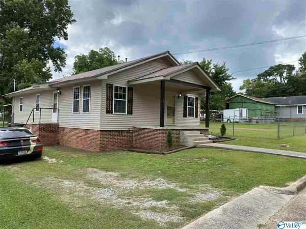 1106 S 12th Street, Gadsden, AL 35901