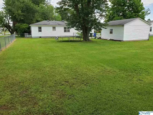 Athens, AL 35611,911 Sunset Street