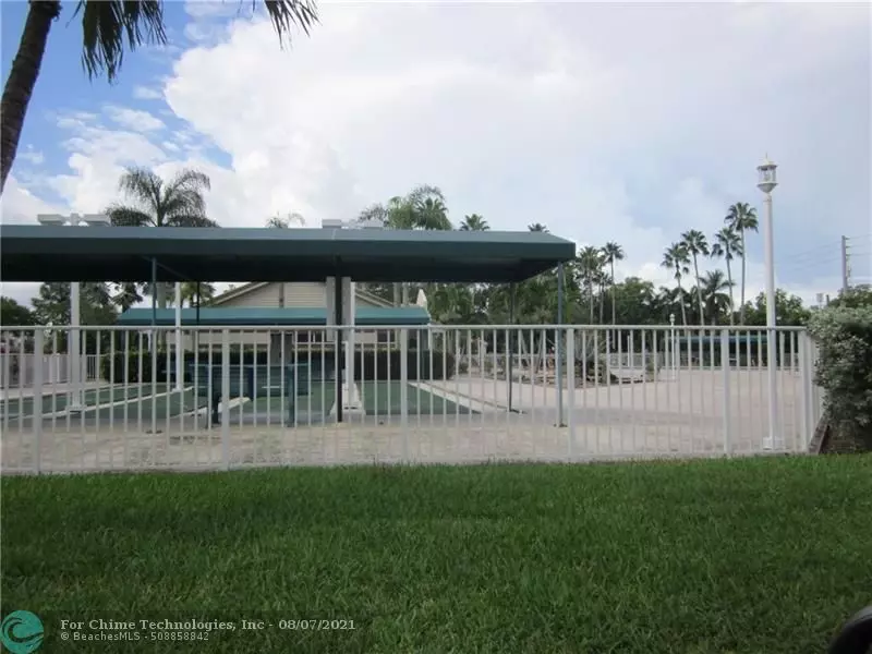 7422 N Devon Dr  #204, Tamarac, FL 33321