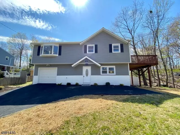 20 BERGEN TRL, Hopatcong Boro, NJ 07843