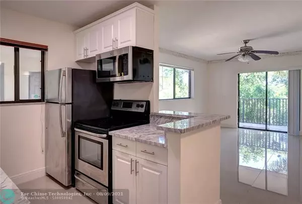 Deerfield Beach, FL 33441,610 Trace Cir  #206