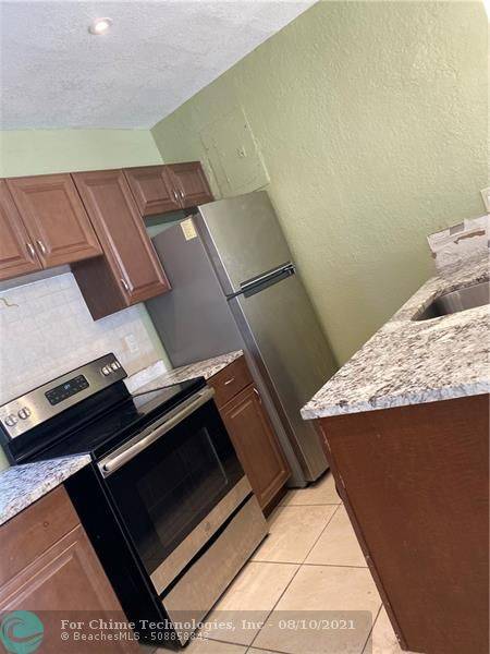 Lauderhill, FL 33311,940 NW 33rd Dr