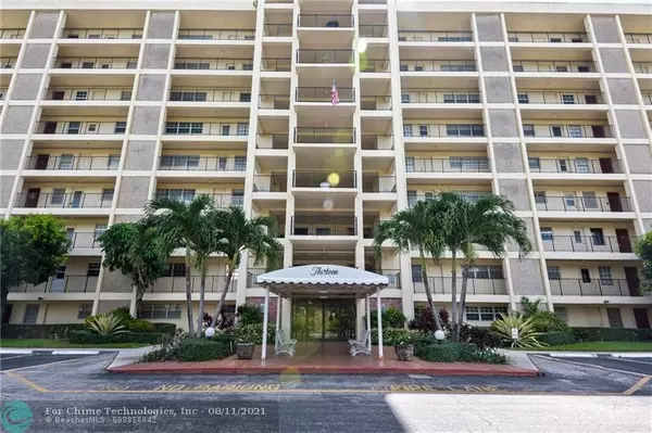 Pompano Beach, FL 33069,3300 N Palm Aire Dr  #404