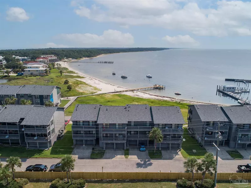 200 Pensacola Beach Rd, Gulf Breeze, FL 32561