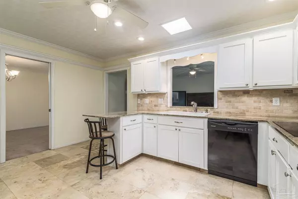 Ft Walton Beach, FL 32547,653 Golf Course Dr Ne